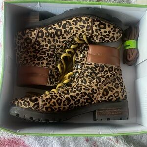 Sam Edelman color: Tamia, nude leopard BRHM size 9 woman’s